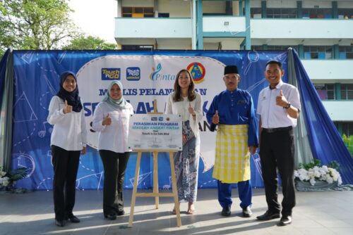 Photo-1_TNG-PINTAR-school-adoption-launch